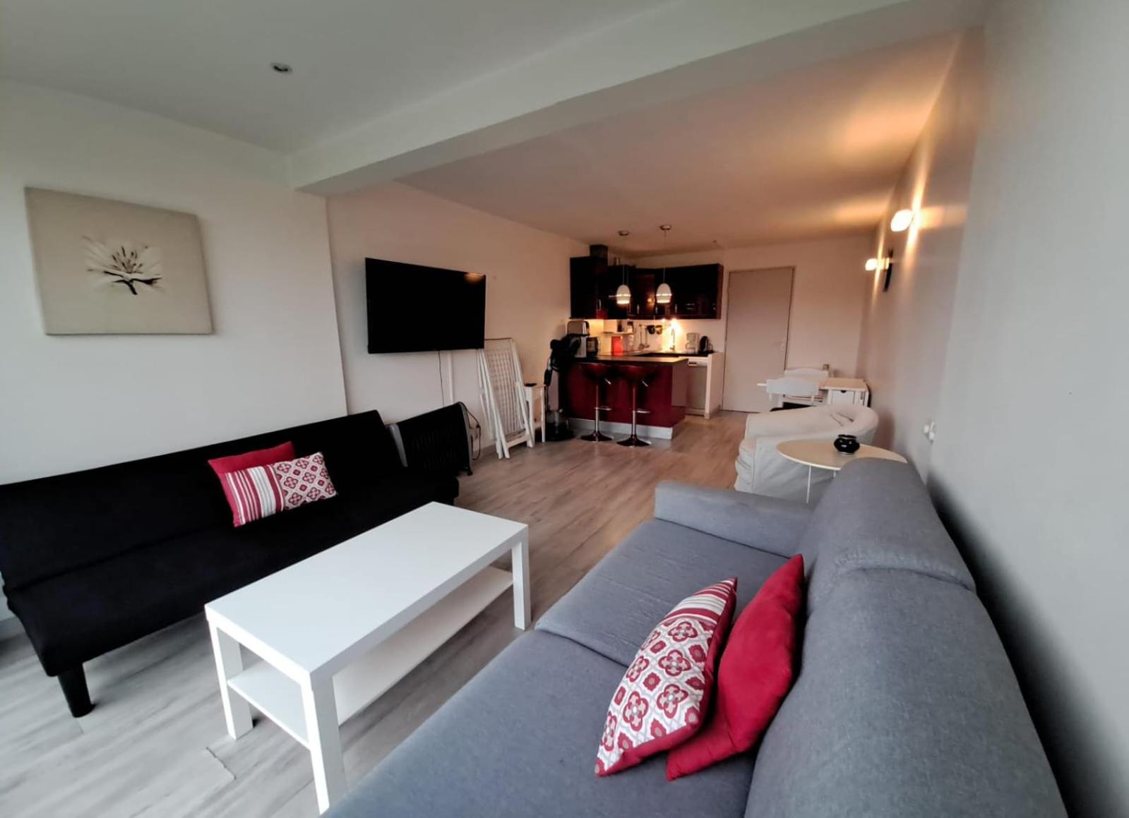 Gasyan - Golfe De St-Tropez - Appartement Aves Acces Plage Dans Residence Avec Piscine 가신 외부 사진